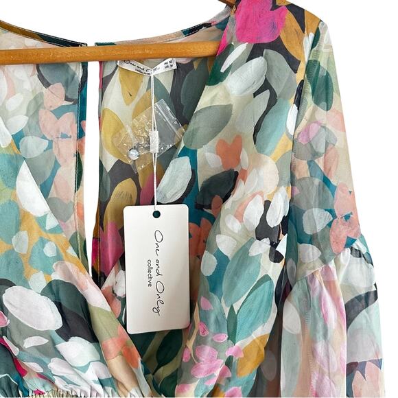 One and Only Collective Floral Deep V Neck Balloon Sleeve Mini Dress Medium - Picture 6 of 7